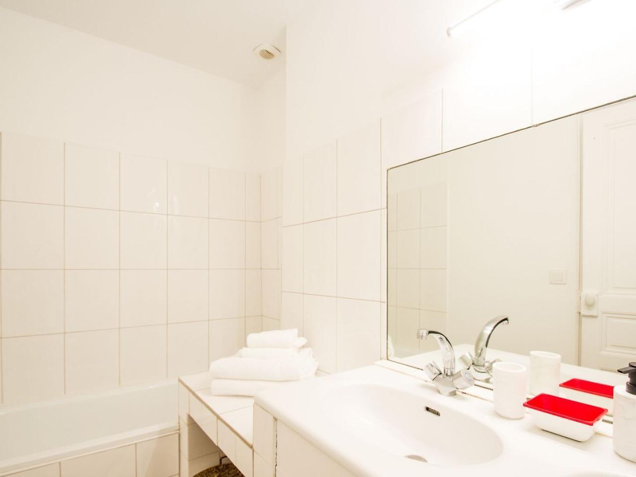 Apartament Le Poete By Cocoonr Tuluza Zewnętrze zdjęcie